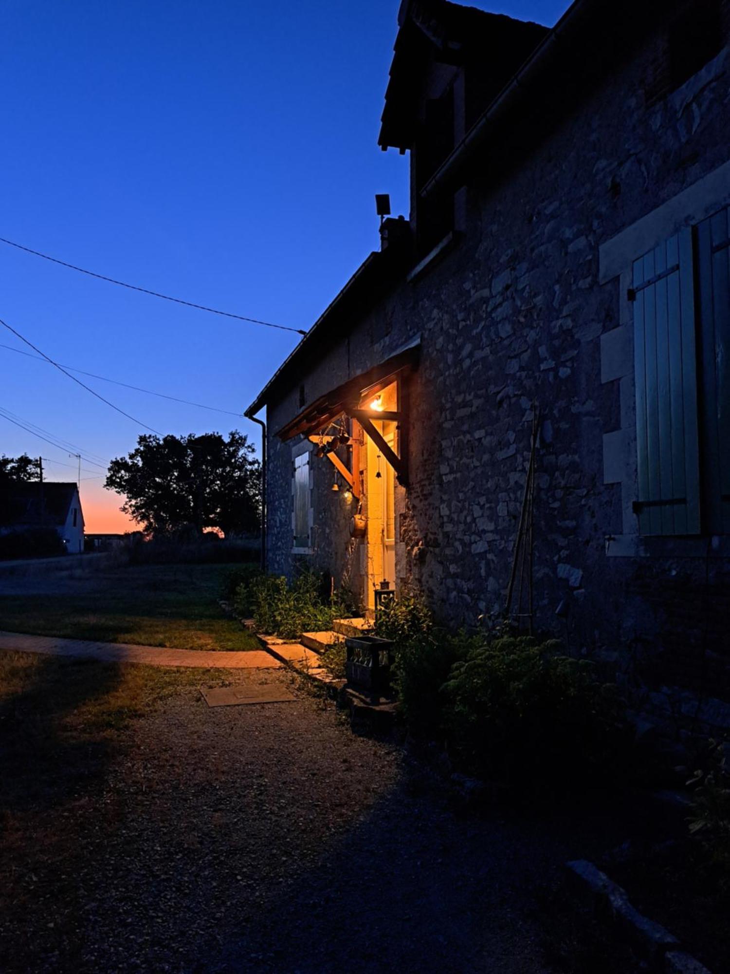 Brigueuil-le-Chantre Chez Nous Bed & Breakfast エクステリア 写真